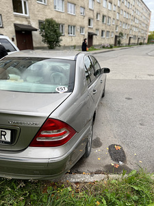 Mercedes-Benz c180 Kompressor (3 foto / 14)