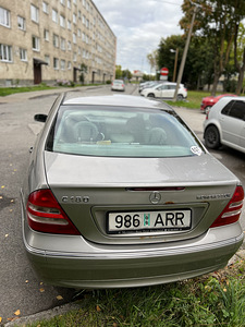 Mercedes-Benz c180 Kompressor (13 foto / 14)