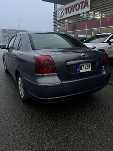 Toyota avensis D-4D (2 foto / 11)