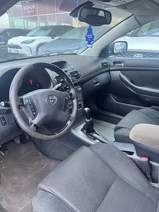 Toyota avensis D-4D (5 foto / 11)