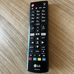 LG телевизор (3 фото из 3)