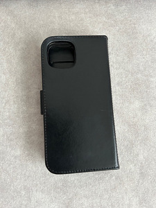 iPhone 13 ja 14 nahast kaaned (4 foto / 5)