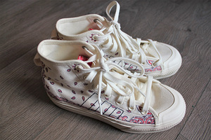 Adidas светлые кроссовки, 38, новые! (2 фото из 10)