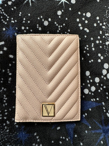 Victoria's Secret различные обложки для паспорта с кармашками для карточек