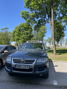 Продам VOLKSWAGEN TOUAREG (3 фото из 3)
