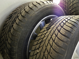 225/55 R17, M+S 7-8 мм, с дисками BMW, оригинал (5 фото из 9)