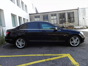 Mercedes-Benz C320 4matic, 165kw (5 foto / 15)