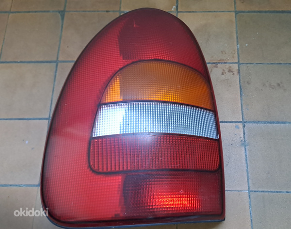 Chrysler Voyager tagatuli vasak