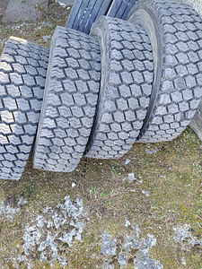 Rehvid 235/75R17,5 prott Michelin 4tk. (1 foto / 6)