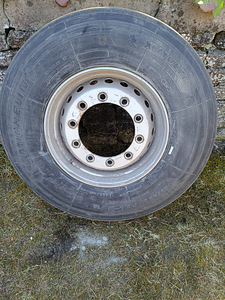 Rehv veljel 385/65R22,5 michelin x multi 1tk. (1 foto / 4)