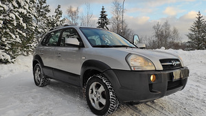 Hyundai Tucson 2.0 CRDi (1 foto / 12)