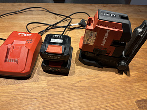 Hilti Лазер (1 фото из 2)