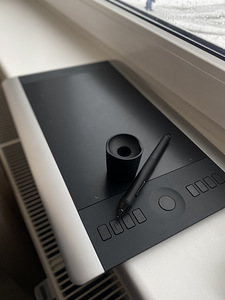 Wacom Intuos Pro M (2 фото из 3)