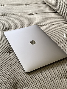 MacBook air 13 Retina 2020 (1 foto / 3)