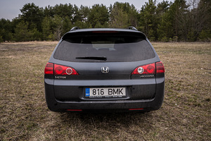 Honda Accord (6 foto / 11)