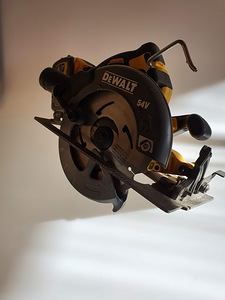 Инструменты dewalt (8 фото из 9)