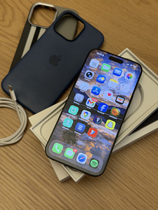 iPhone 16 Pro Max 256 GB Black (1 foto / 4)