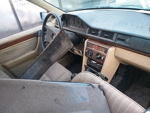 Mercedes benz 124 x2 (2 foto / 8)