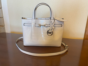 Michael Kors Carson Small Crocodile Embossed Satchel (1 foto / 3)
