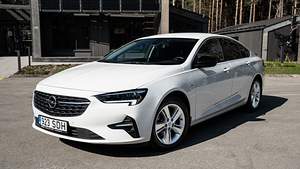 Opel Insignia Grand Sport 1.5d 90kw (2 foto / 11)