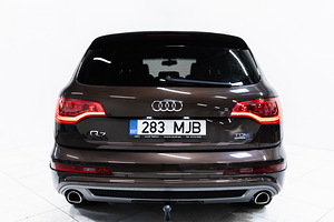Audi Q7 2x S-Line (2 foto / 14)