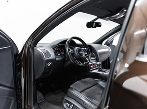 Audi Q7 2x S-Line (11 foto / 14)