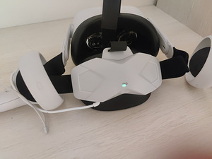 Meta Quest 2, 128 GB, Touch Controllers, white - VR headset (2 foto / 3)