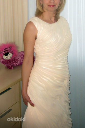 Новое, красивое, длинное платье молочного цвета, размер М . (фото #9)