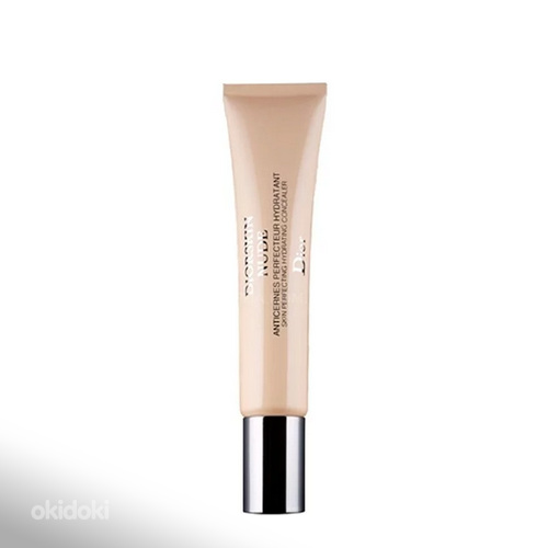 Консилер Dior. Diorskin Nude Hydrating Concealer, 001 Ivory. (фото #4)