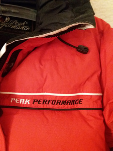 Väga soe "Peak Performance" sulejope M, S. (1 foto / 10)