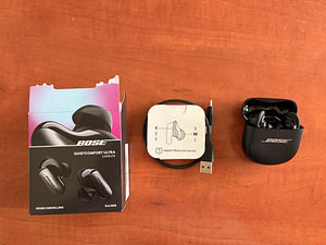 Bose QuietComfort Ultra Earbuds (2nd Gen) mustad (1 foto / 2)