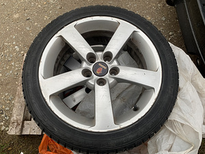 Шипованные шины Nokian 225/45 R17 на литых дисках (SAAB) + з (5 фото из 10)