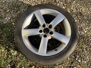 Шипованные шины Nokian 225/45 R17 на литых дисках (SAAB) + з (9 фото из 10)