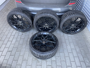 Оригинальные 20" HRE FF10 (3 фото из 3)