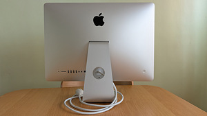 iMac (21.5-inch, Late 2013) (2 foto / 2)
