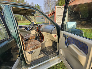 M: Nissan Terrano II 2001 (7 foto / 10)