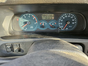 M: Nissan Terrano II 2001 (10 foto / 10)