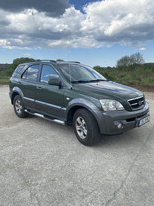 KIA Sorento 2.5l (2 foto / 9)