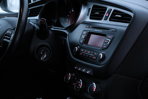 Kia Ceed (13 foto / 13)