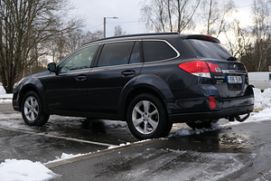 Subaru Outback (4 фото из 14)