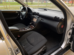 Mercedes-Benz C 220 2.1 110kW (11 foto / 12)