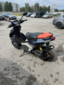 Aprilia SR 50 R (3 foto / 6)