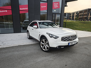INFINITY QX70 (1 фото из 9)