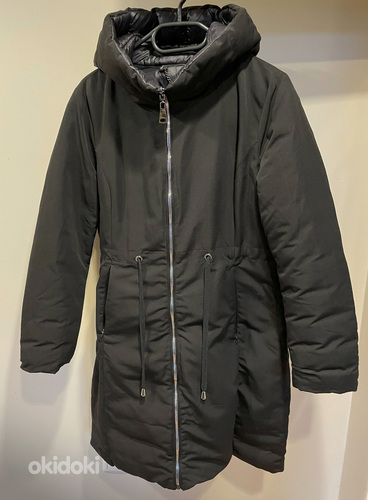 Черная теплая длинная куртка (фото #3)