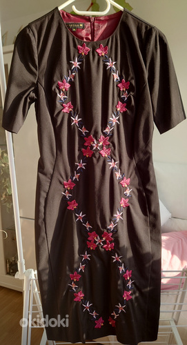 Платье с вышивкой Monton на 36 размер (фото #1)