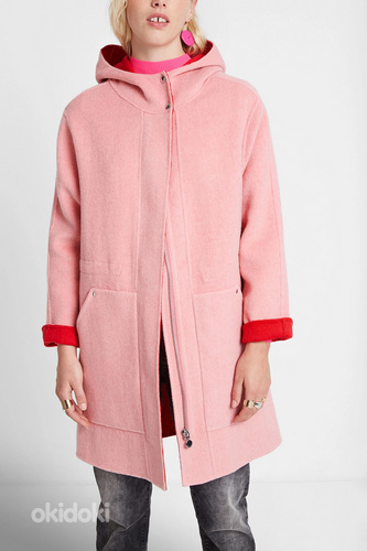 Розовое пальто с капюшоном Desigual, размер M (фото #1)