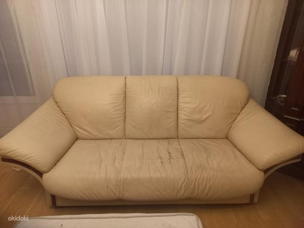 Кожаный диван с креслами (фото #1)