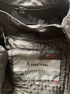 Nahast motoriided Richa (2 foto / 5)