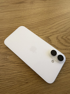 iPhone 16 128 ГБ (1 фото из 2)