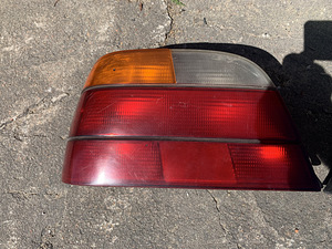 BMW e38 tagumine vasak tuli (1 foto / 1)